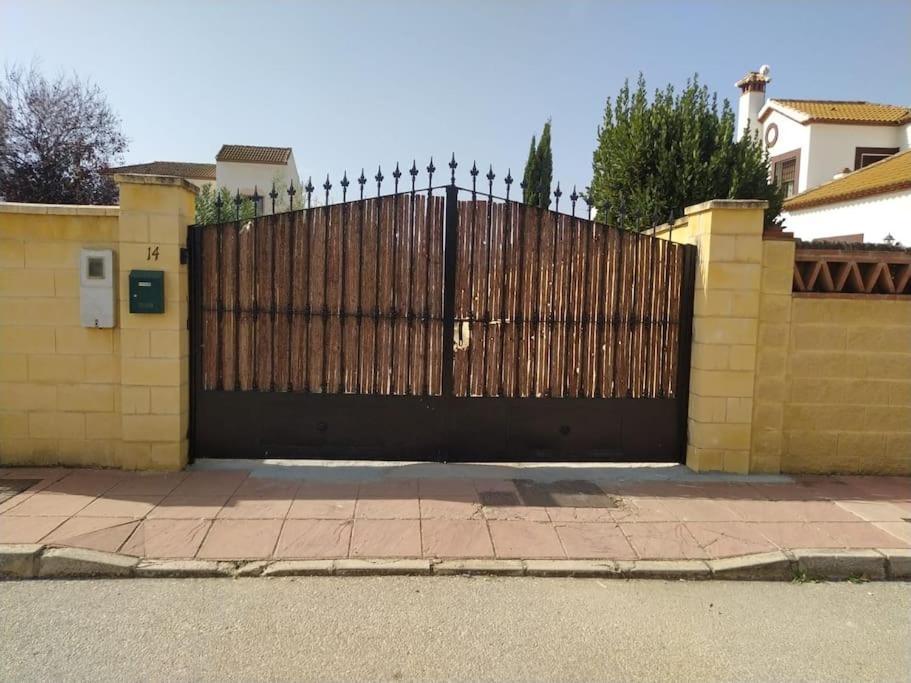 Agradable Casa Con Piscina En La Serrania. Arriate Exterior foto